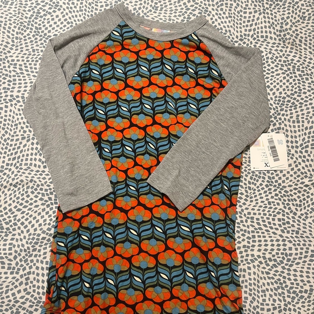 LuLaRoe Randy Printed Raglan Baseball Tee - Picture 2 of 5